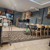 สวนผักแว่น Cafe & Bistro