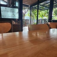 สวนผักแว่น Cafe & Bistro