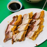 นายตั้ม ต้มเลือดหมู