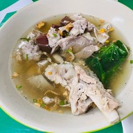 นายตั้ม ต้มเลือดหมู