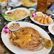 เมนูของร้าน วนาเลซีฟู้ด