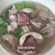 เมนูของร้าน เกาเหลาเลือดหมู ข้าง Cj เขาวัง