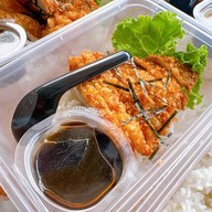 เฮียปิงข้าวมันไก่ - ข้าวหมูแดง หมูกรอบ สาขาถนนปู่เจ้าสมิงพราย