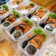 เฮียปิงข้าวมันไก่ - ข้าวหมูแดง หมูกรอบ สาขาถนนปู่เจ้าสมิงพราย
