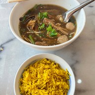 เมนูของร้าน ก๋วยเตี๋ยวเนื้อตุ๋นนายหมี ลาซาล (Original) บางนา