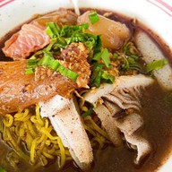 ก๋วยเตี๋ยวหม้อไฟนาย 100 ล้าน โชคชัย