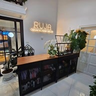 RUJA SALON