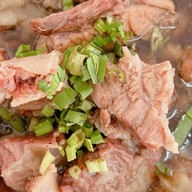 ก๋วยเตี๋ยวหม้อไฟนาย 100 ล้าน โชคชัย