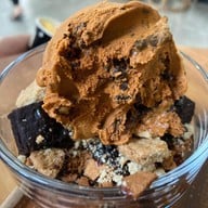 I Tim Baan Yaii ไอติมบ้านยาย