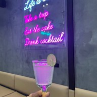 Coffee bar Let's Roll กะตะ
