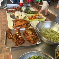 ร้านคุณปุ้ม -