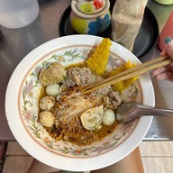 ไธพัตย์ ก๋วยเตี๋ยวต้มยำน้ำตื้น - โชคชัย4