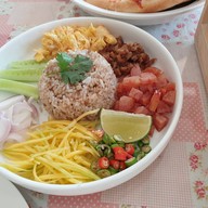เมนูของร้าน Golden Hill Village Cafe & Weddings