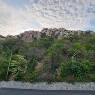 จุดชมวิวเขาสามมุข ชลบุรี