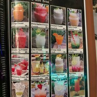 Lakehouse Café & Restaurant เลคเฮ้าส์ คาเฟ่ ประเวศ