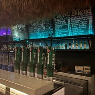 Lakehouse Café & Restaurant เลคเฮ้าส์ คาเฟ่ ประเวศ