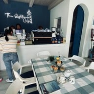 เดอะไลท์เฮ้าคาเฟ่ ประชาอุทิศ90