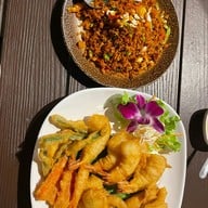 ชมเดือน ธาราบุรี สุพรรณบุรี