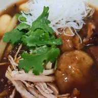 กระเพาะปลาน้ำแดงเยาวราช ก๋วยจั๊บญวน By นายสกล