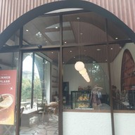 บรรยากาศ Take A Breath Cafe and Eatery