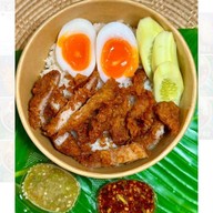 ข้าวหมูทอดย้อนวัย (ขายดี) ประชาชื่น