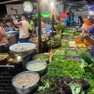 ขนมจีนชื่นอุรา ตลาดหัวมุม