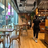 บ้านหญิง Silom Complex ชั้น2