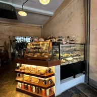 โคเล เบเกอรี่ บาร์ สำนักงานใหญ่