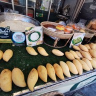 ข้าวเหนียวมูนเนรมิต โชคชัย4 ลาดพร้าว นาคนิวาส (ปากซอย)