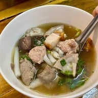 เมนูของร้าน ซุปทอง ต้มเลือดหมู หนองหอย
