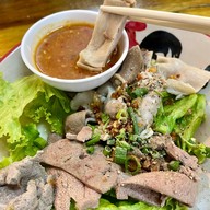 เมนูของร้าน ซุปทอง ต้มเลือดหมู หนองหอย