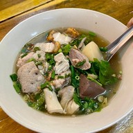 เมนูของร้าน ซุปทอง ต้มเลือดหมู หนองหอย