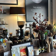 Dedicate Flower's Cafe