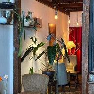 Dedicate Flower's Cafe