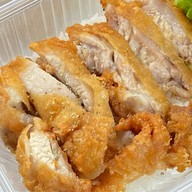 maneefriedchicken - ข้าว ไก่ทอด & ไข่ข้น สาขาสันติธรรม