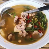 ร้านไก่ย่างแปดริ้ว (ข้างบิ๊กซีร้อยเอ็ด)