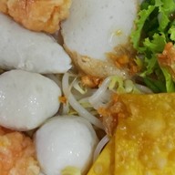 เต็งไต๋ใช้ฮวด (ก๋วยเตี๋ยว ลูกชิ้นปลา ลูกชิ้นกุ้ง เย็นตาโฟ) บางจาก