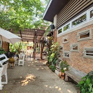 บรรยากาศ Beside you cafe Singburi