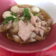 ก๋วยเตี๋ยวคนกะเหลอ (บ้านทุ่งโฮ้ง-แพร่) ถนนน้ำคือ-ริมน้ำคือ