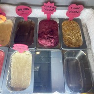 Holidae Icecream Bar  แจ้งวัฒนะ