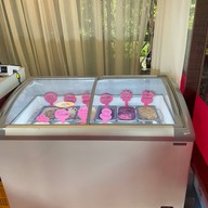Holidae Icecream Bar  แจ้งวัฒนะ