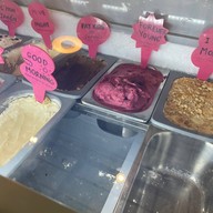 Holidae Icecream Bar  แจ้งวัฒนะ