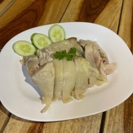 กาลเวลา ข้าวมันไก่ ก๋วยเตี๋ยวเรือ ซอยตรงข้าม โรงเรียนแก่นนคร