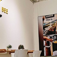 Little Bee Cafe(ผึ้งน้อยเบเกอรี่) นวนคร ไทธานี