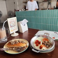 เมนูของร้าน ข้าวเกรียบปากหม้อญวน(ปากหม้อคุณป๋อม