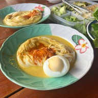 แม่หมีขนมจีนข้าวแกง