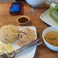 มิดไนน์ข้าวมันไก่/ข้าวซอยไก่/ก๋วยเตี๋ยวไก่มะระ มข