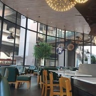 บรรยากาศ Le Café Phénix Gateway Ekamai
