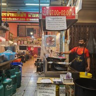 บรรยากาศ ราดหน้ายอดผักนายลภ -