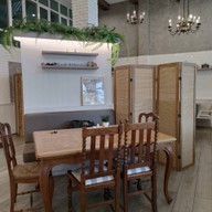 บรรยากาศ บ้านหญ้าขาว Baan Hyakhaw Cafe Coffee Bakery ศรีสมาน